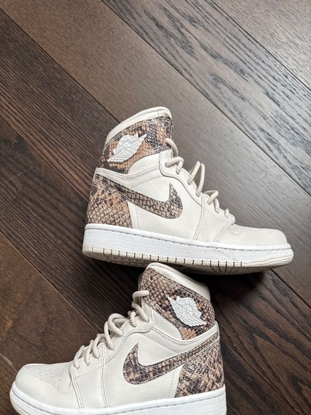 Nike Jordan Retro High 1s